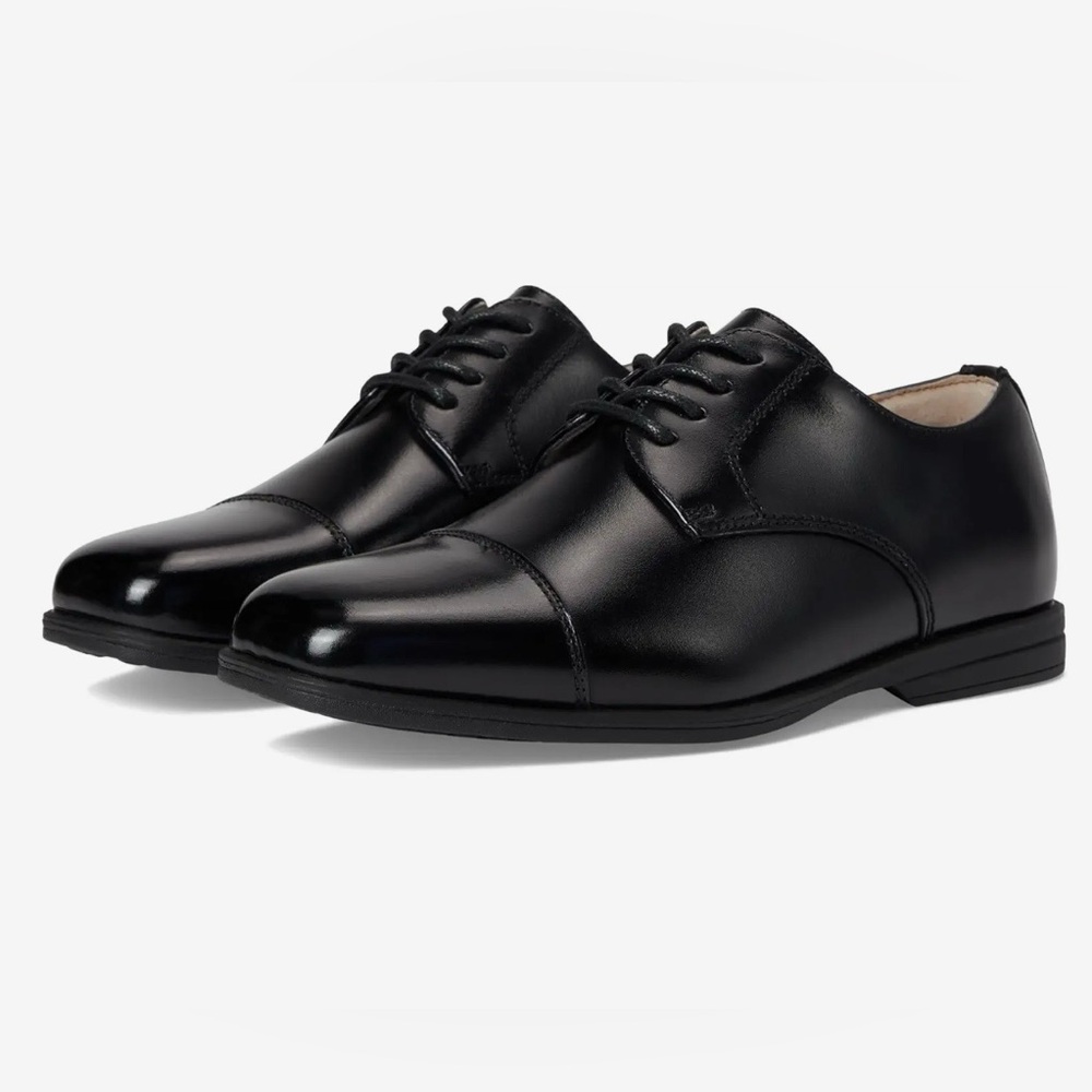 NWOT Florsheim Kids Reveal Cap Toe Ox, Jr. (Big Kid 5M)